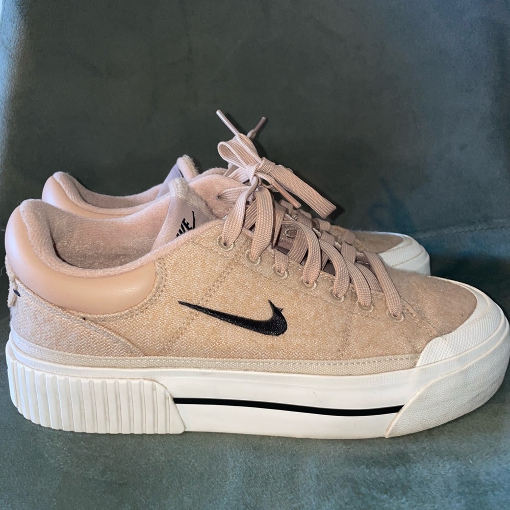 Nike Women's Tan Sneakers